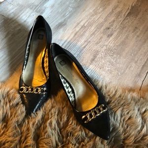 Anne Klein black leather, kitten heel, pump